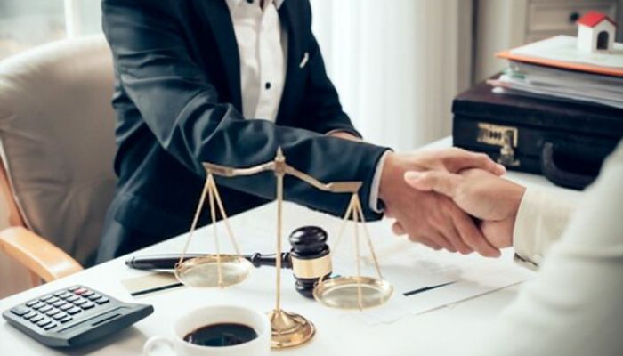 Corporate Lawyers in Dubai: What You Need to Know